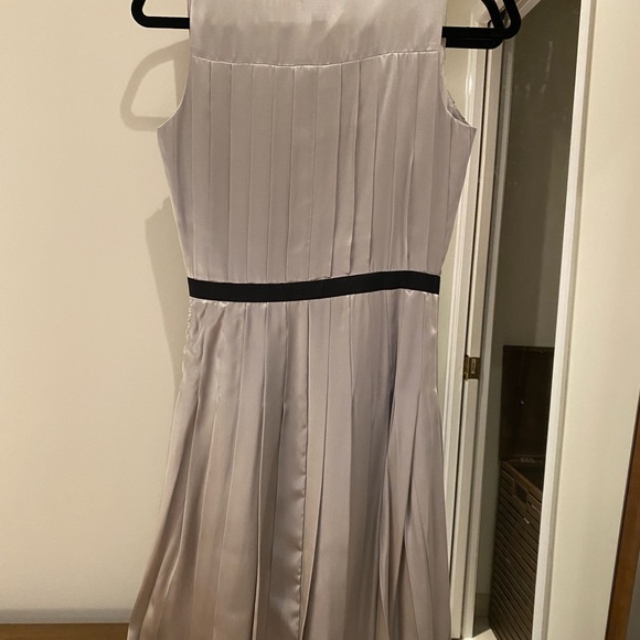 Tommy Hilfiger silk silver dress size 6 NWT - Picture 3 of 6